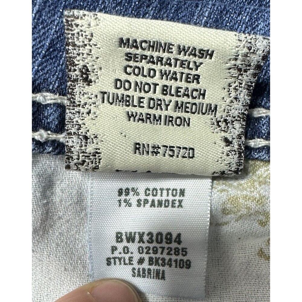 BKE Sabrina Women's Distressed Raw Hem Crop Jeans - Size 31x23.5 - Picture 8 of 8